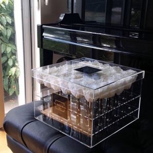 Kotak plastik akrilik telus